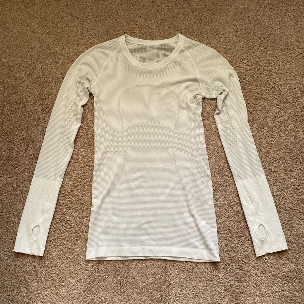 Lululemon swiftly tech long sleeve size 4 white